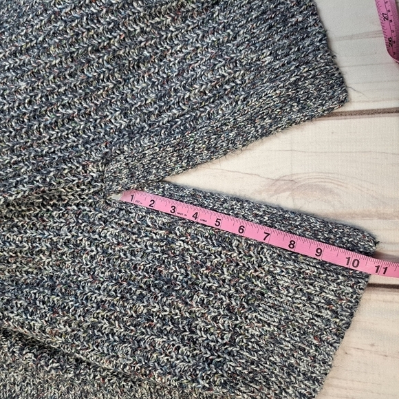 AERIE Gray White & Multicolor Sweatshirt Side Slits At The Bottom Size Small - Picture 7 of 10